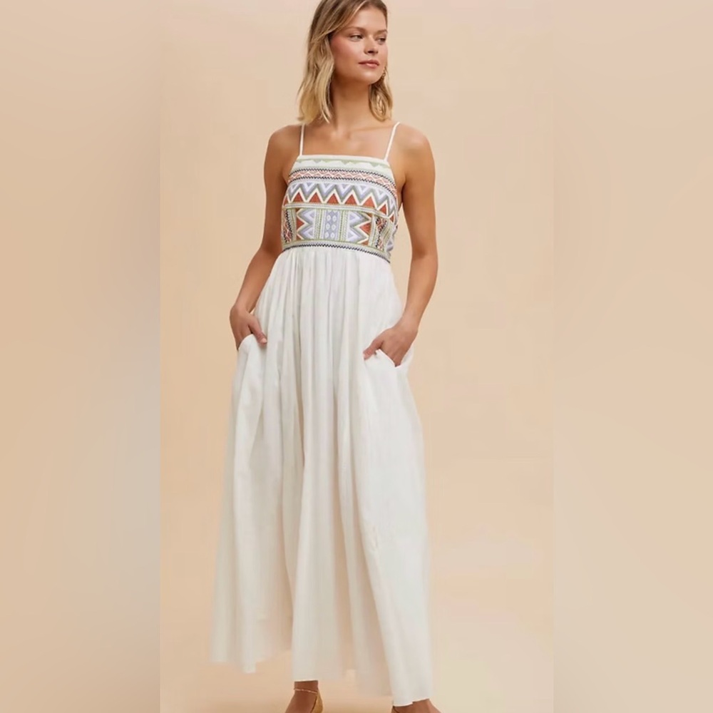 Elegant White Maxi Dress with Geometric Pattern